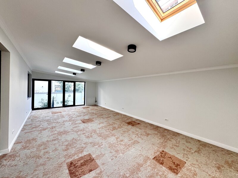 Lacul Tei, Spatiu comercial, 150 mp  TVA 0%, Barbu Vacarescu, Nou, Lux